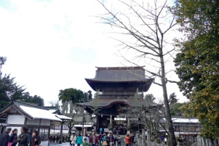阿蘇神社の正門①
