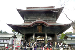 阿蘇神社の正門②
